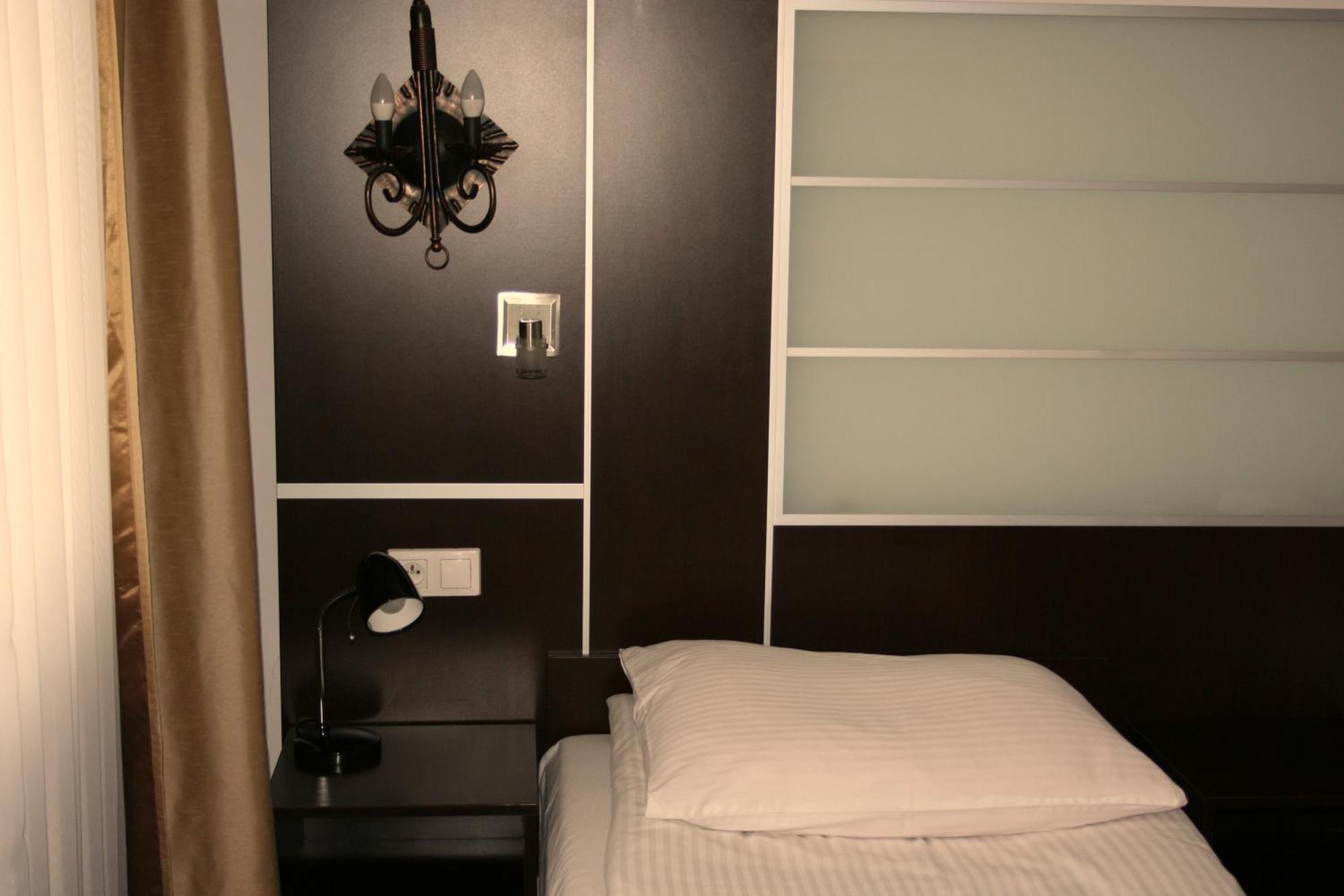 Hotel Junior 2 كراكوفيا المظهر الخارجي الصورة