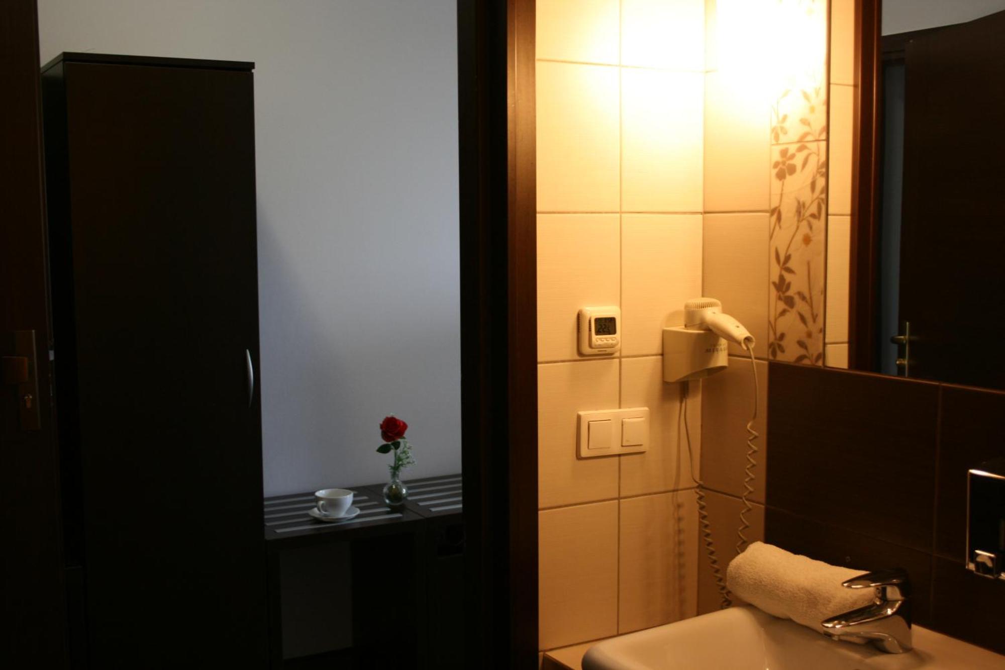 Hotel Junior 2 كراكوفيا المظهر الخارجي الصورة